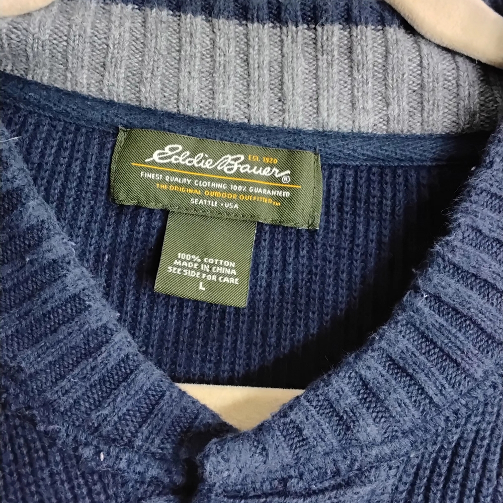 Eddie Bauer Men's Dark Blue Crewneck Sweater - Picture 2 of 4